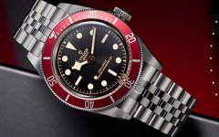 帝舵手表表蒙有划痕应该咋解决